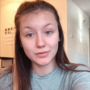 Meet your Posher, Rebecca